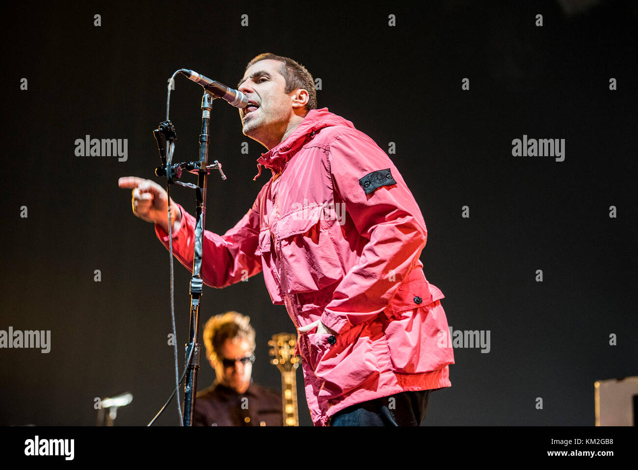 Leeds, Regno Unito. 3 dicembre, 2017. Liam Gallagher suona presso la prima diretta arena, Leeds Regno Unito sulla serata di apertura del suo uk arena tour, Leeds 03/12/2017 credit: gary mather/alamy live news Foto Stock