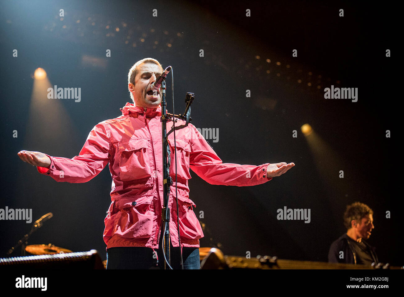 Leeds, Regno Unito. 3 dicembre, 2017. Liam Gallagher suona presso la prima diretta arena, Leeds Regno Unito sulla serata di apertura del suo uk arena tour, Leeds 03/12/2017 credit: gary mather/alamy live news Foto Stock