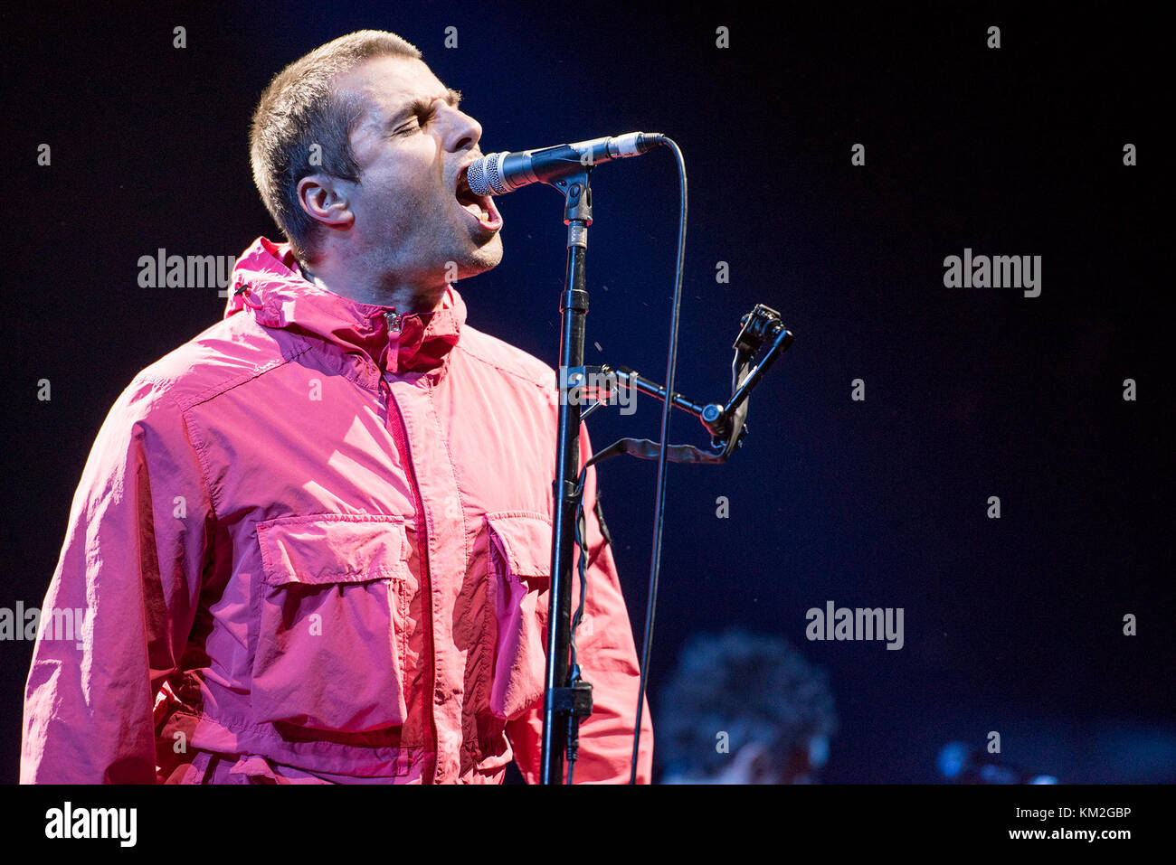 Leeds, Regno Unito. 3 dicembre, 2017. Liam Gallagher suona presso la prima diretta arena, Leeds Regno Unito sulla serata di apertura del suo uk arena tour, Leeds 03/12/2017 credit: gary mather/alamy live news Foto Stock