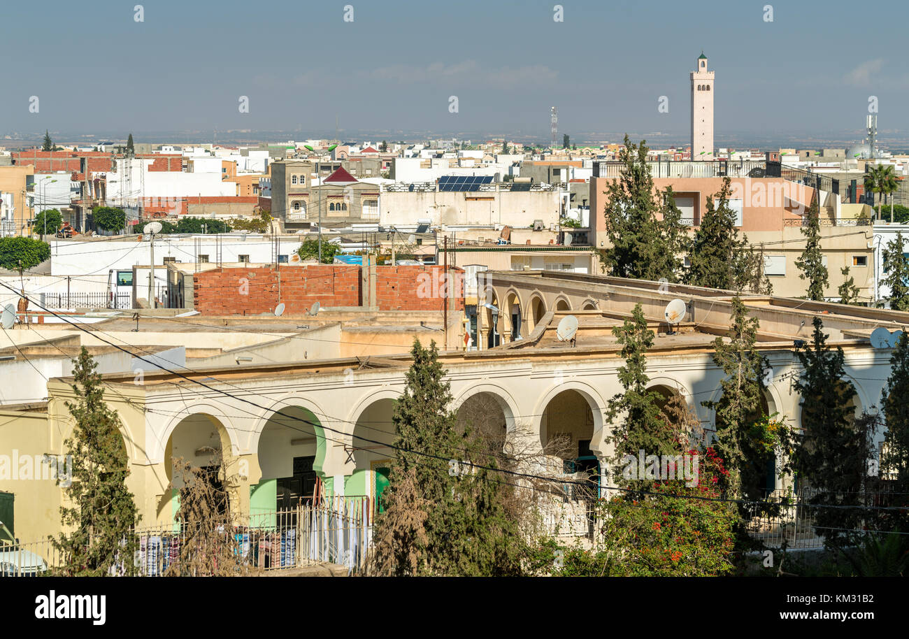 Vista di El Jem città dall'anfiteatro romano, la Tunisia. Foto Stock