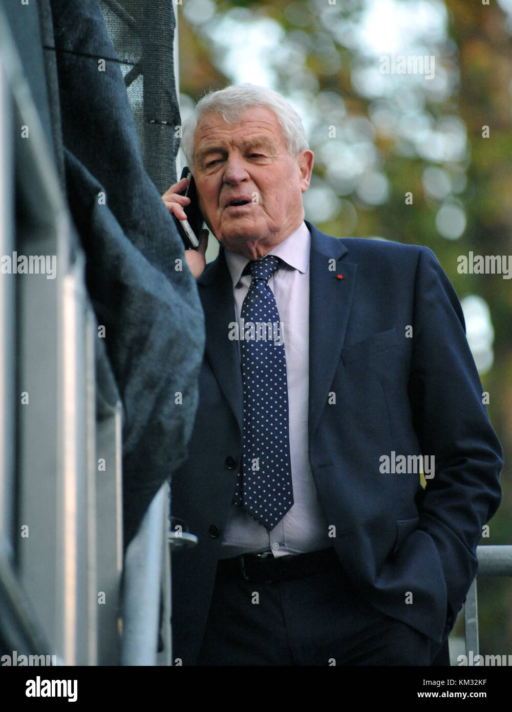 Londra, UK, 22/11/2017 Paddy Ashdown ex leader del partito europeo dei liberali democratici di colloqui per supporti su college green circa il bilancio. Foto Stock