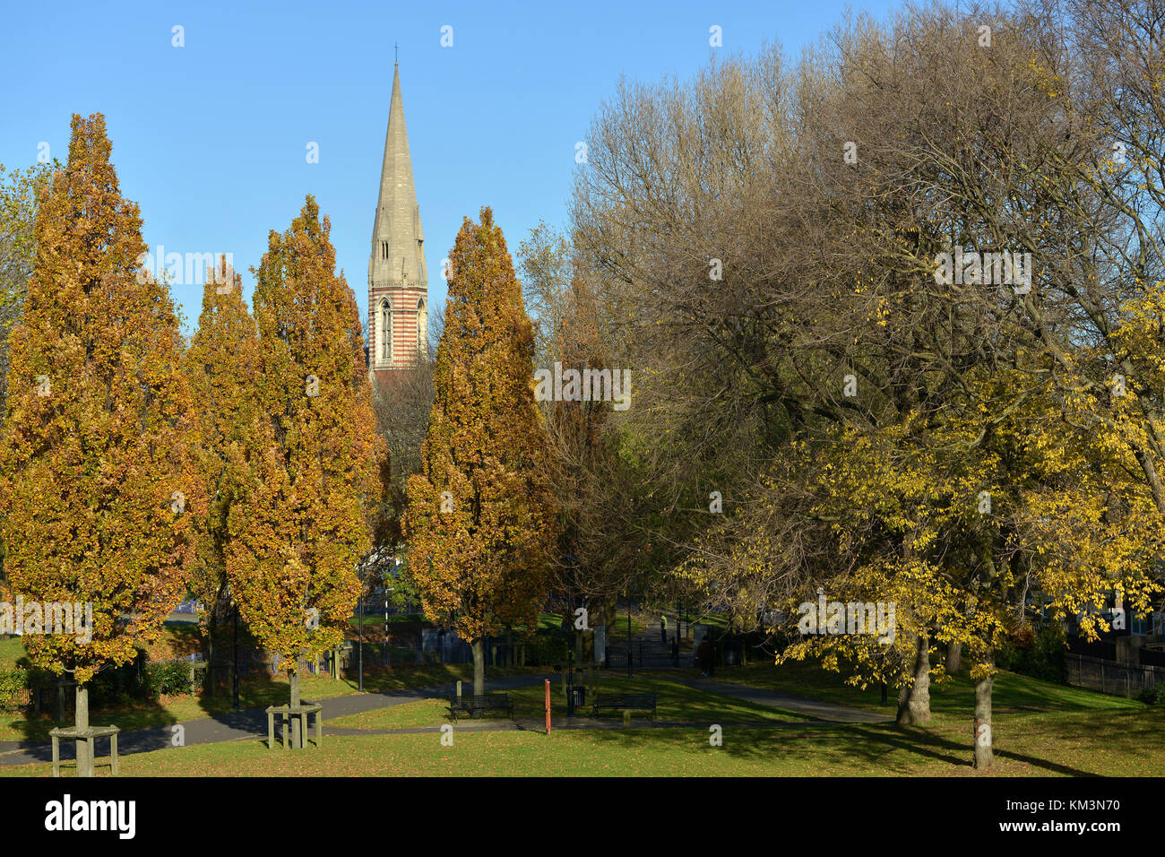 Santa Maria Maddalena la Chiesa da Westbourne Green open space, Westminster, London Foto Stock