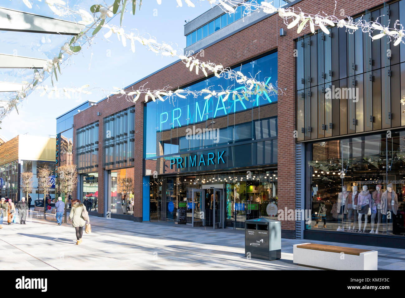 Primark store a Natale, Union Square, lessico, Bracknell, Berkshire, Inghilterra, Regno Unito Foto Stock