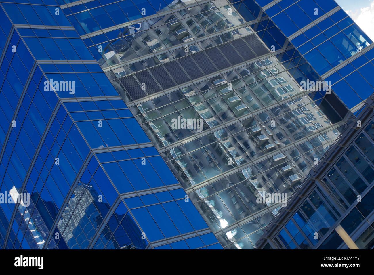 Vista astratta dei grattacieli di Chicago con riflessi Foto Stock