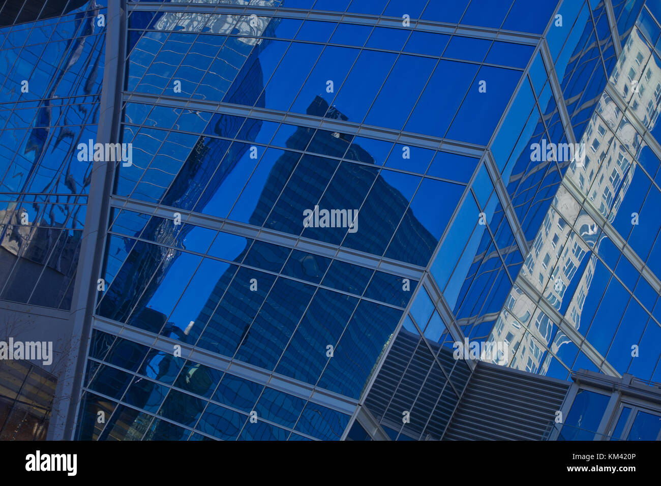 Vista astratta dei grattacieli di Chicago con riflessi Foto Stock