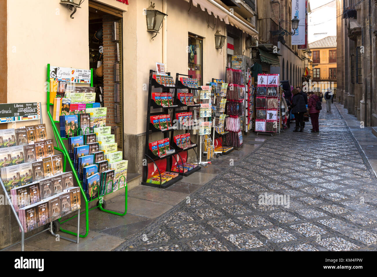 Negozio di articoli da regalo e souvenir, città vecchia, Granada, Spagna Foto Stock