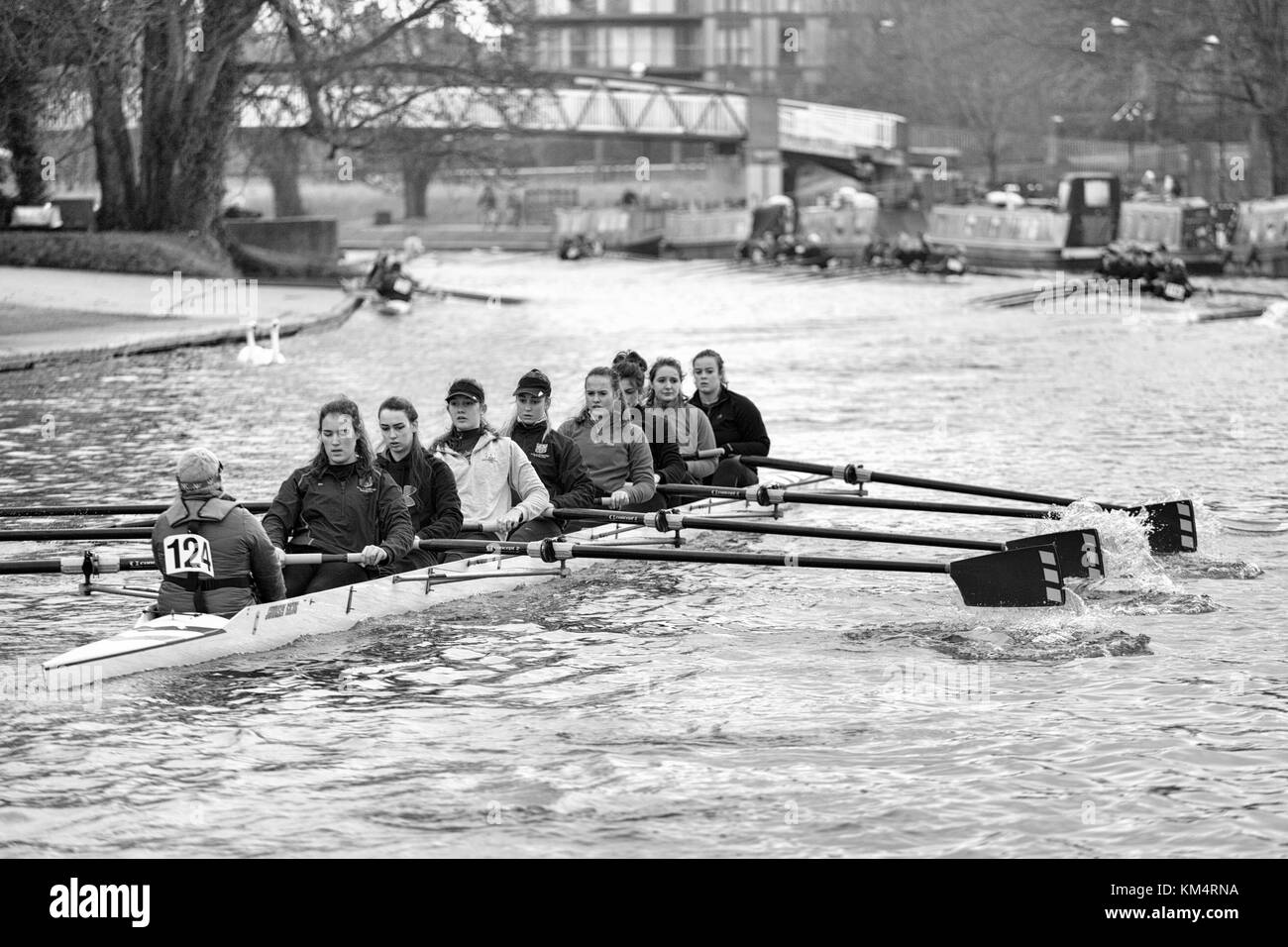 I canottieri lungo il fiume Cam Cambridge, Regno Unito Foto Stock