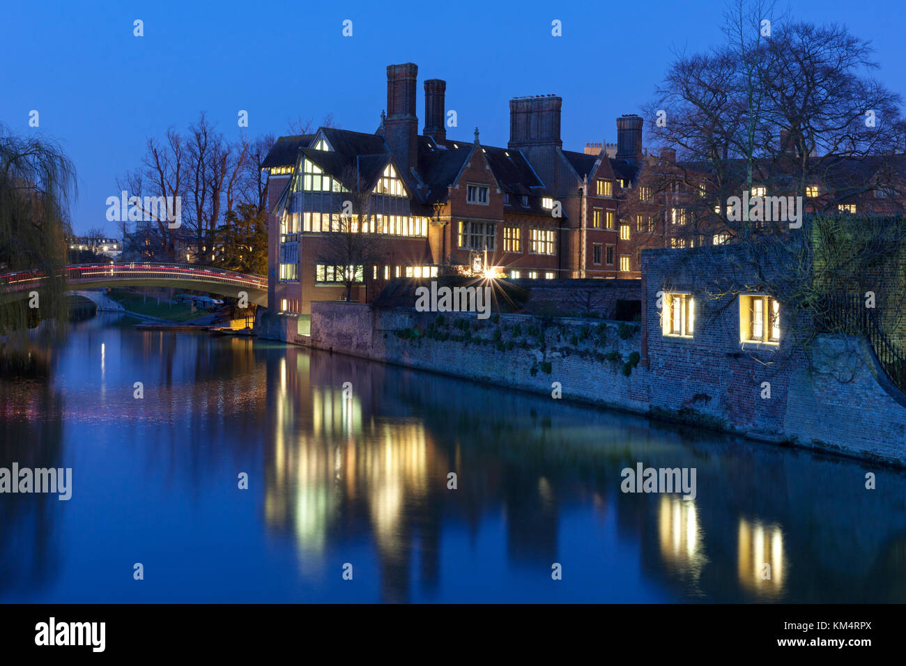 Riflessioni a camma, Trinity Hall, Jerwood biblioteca, Università di Cambridge, Cambridge, Regno Unito Foto Stock