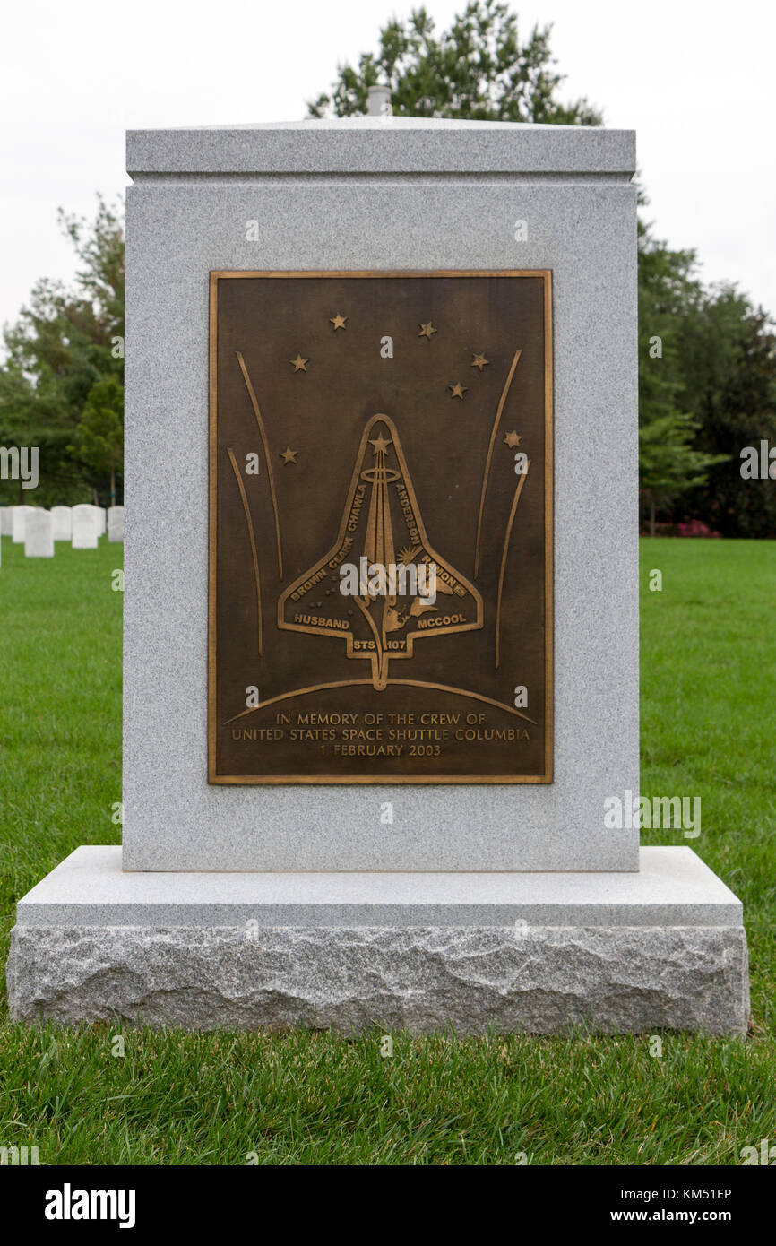 Lo Space Shuttle Challenger Memorial tomba vicino al Cimitero Nazionale di Arlington, Virginia, Stati Uniti. Foto Stock