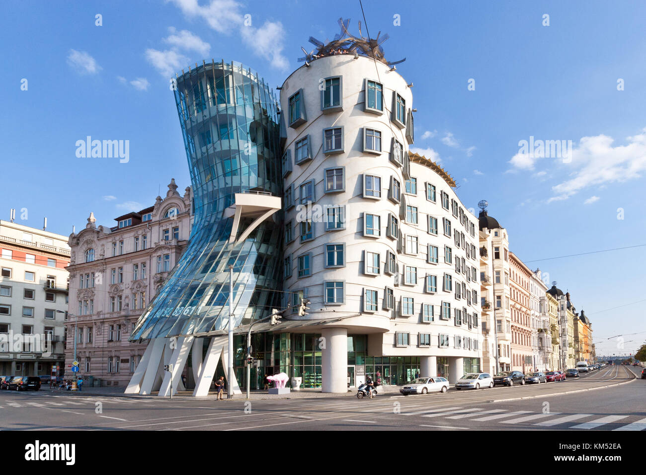 Tancici dum lo zenzero a fred, la casa Danzante, rasin embankment, new town, Praga, Repubblica ceca Foto Stock