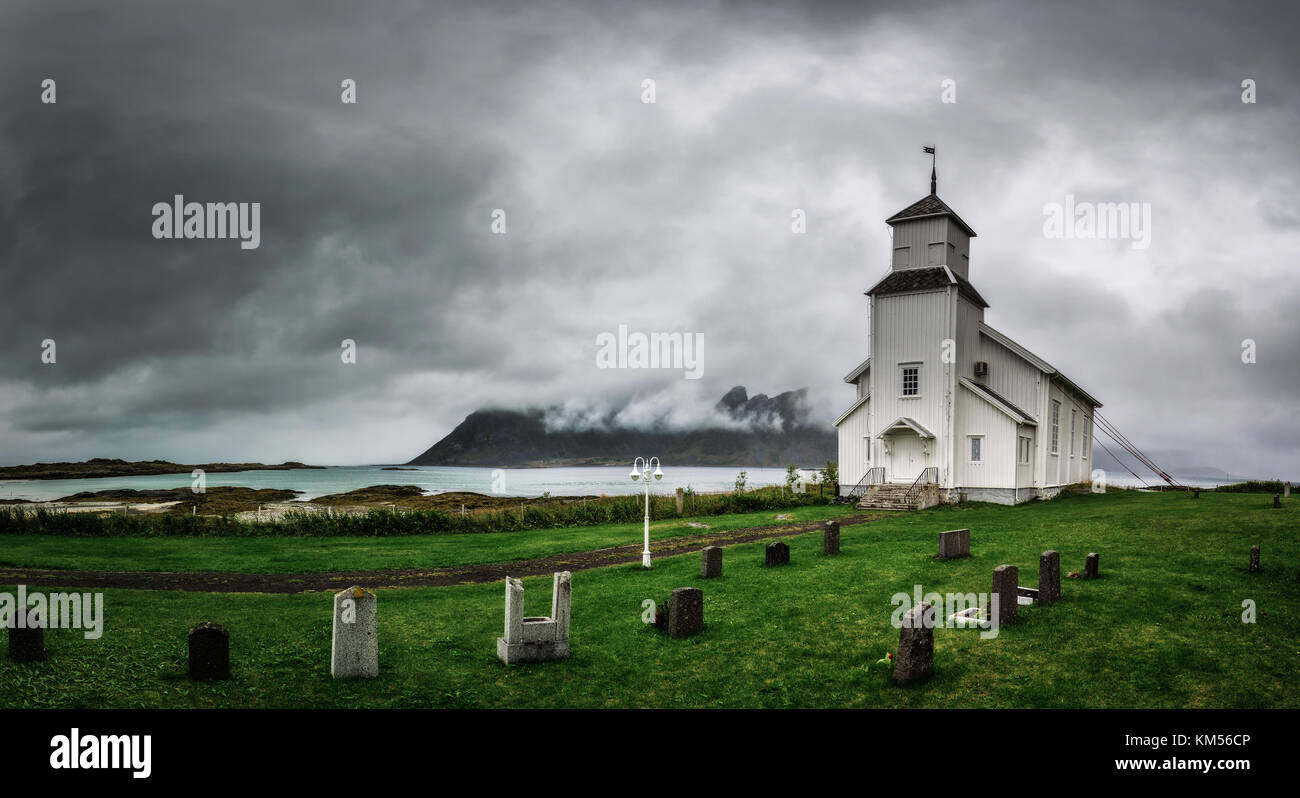 Chiesa gimsoy sulle isole Lofoten in Norvegia Foto Stock