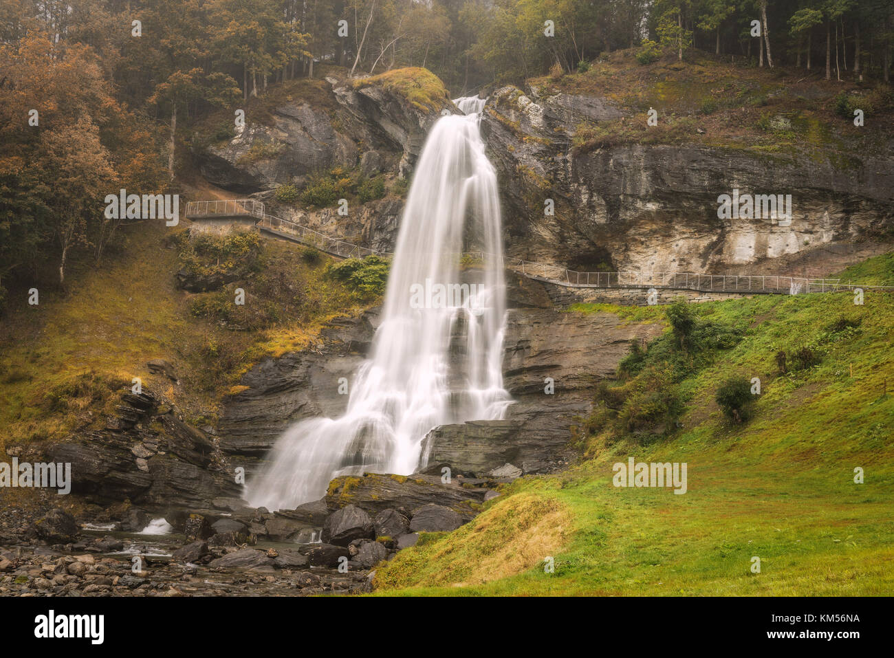 Cascata steinsdalsfossen in hordaland county, Norvegia Foto Stock
