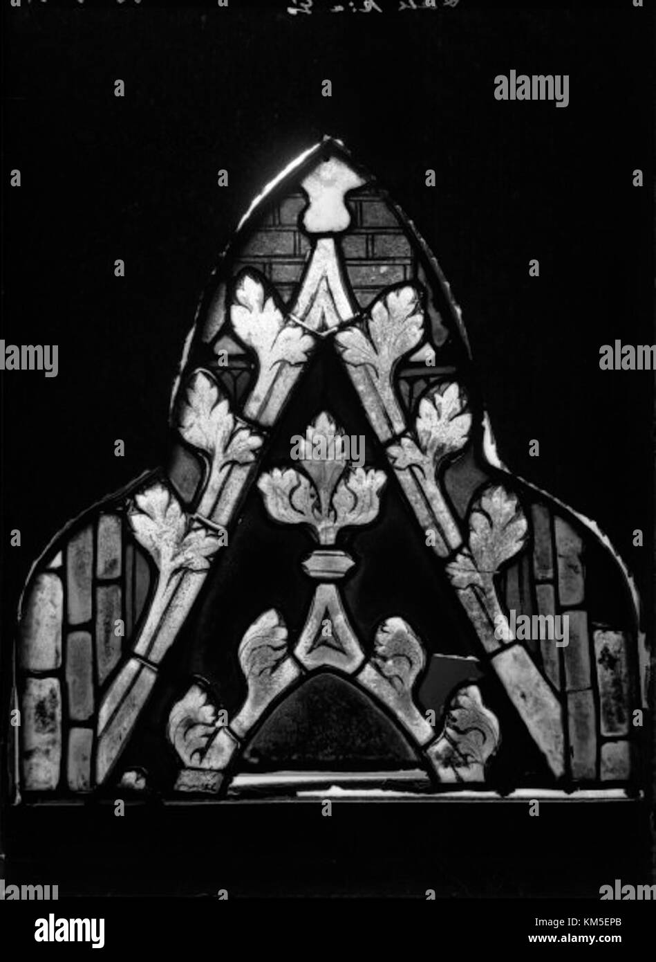 La chiesa di Lau (Lau kyrka) è una chiesa luterana medievale situata a Gotland, Svezia. È conosciuta per la sua architettura romanica e il suo significato storico, con elementi risalenti al XII secolo. Foto Stock