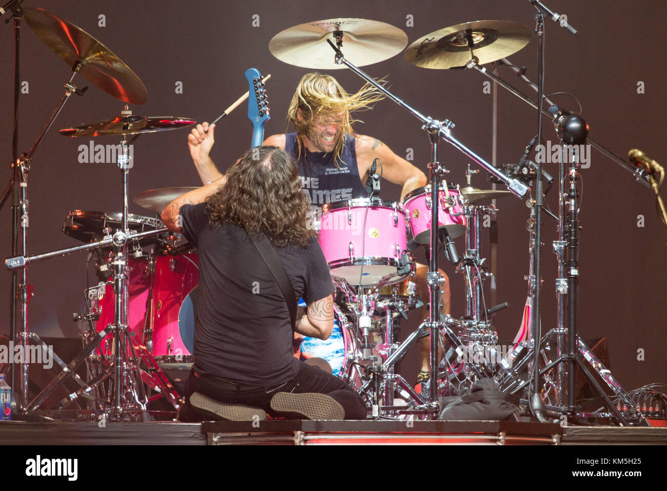 Napa California, Stati Uniti d'America. 28 maggio, 2017. Dave Grohl e taylor hawkins dei Foo Fighters durante il bottlerock music festival in Napa California credit: Daniel deslover/zuma filo/alamy live news Foto Stock