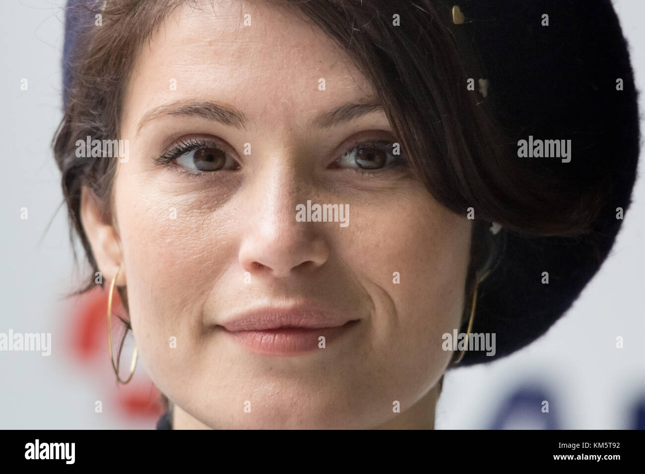 Londra, Regno Unito. 5 Dic, 2017. L'attrice Gemma Arterton assiste l'ICAP annuale Giornata benefica. Credito: Guy Corbishley/Alamy Live News Foto Stock