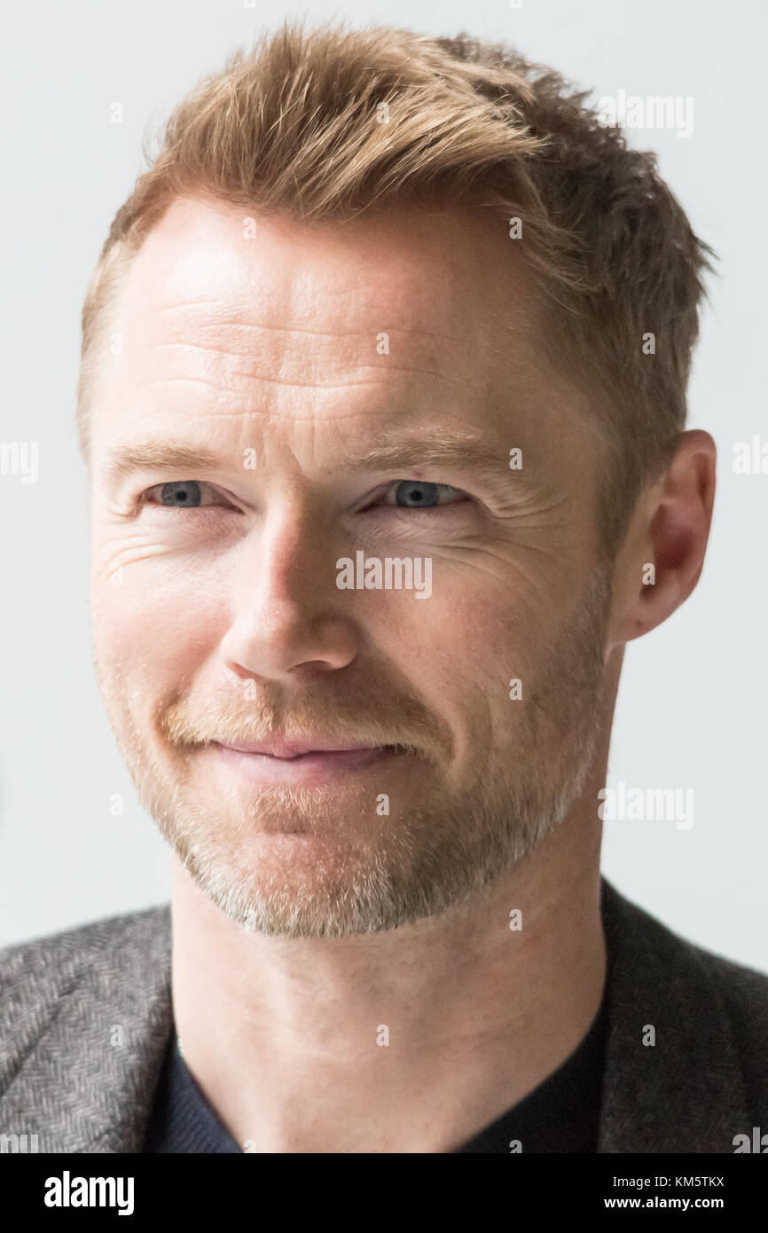 Londra, Regno Unito. 5 Dic, 2017. Il cantante Ronan Keating assiste l'ICAP annuale Giornata benefica. Credito: Guy Corbishley/Alamy Live News Foto Stock