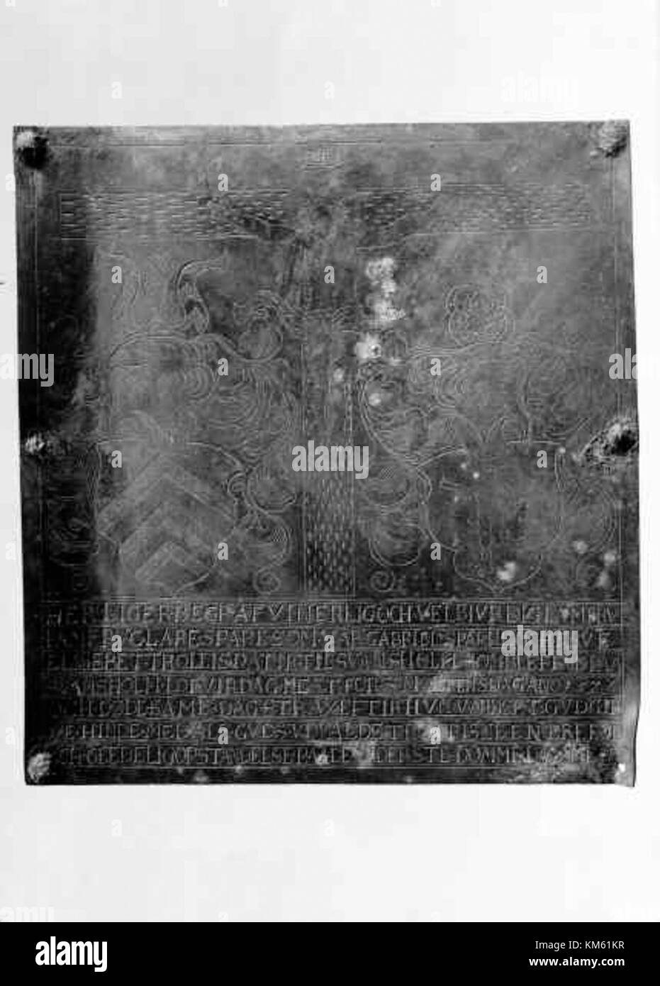 La chiesa di Skurup, situata in Svezia, è un importante sito religioso con un significato storico, che mostra la classica architettura della chiesa scandinava. Foto Stock