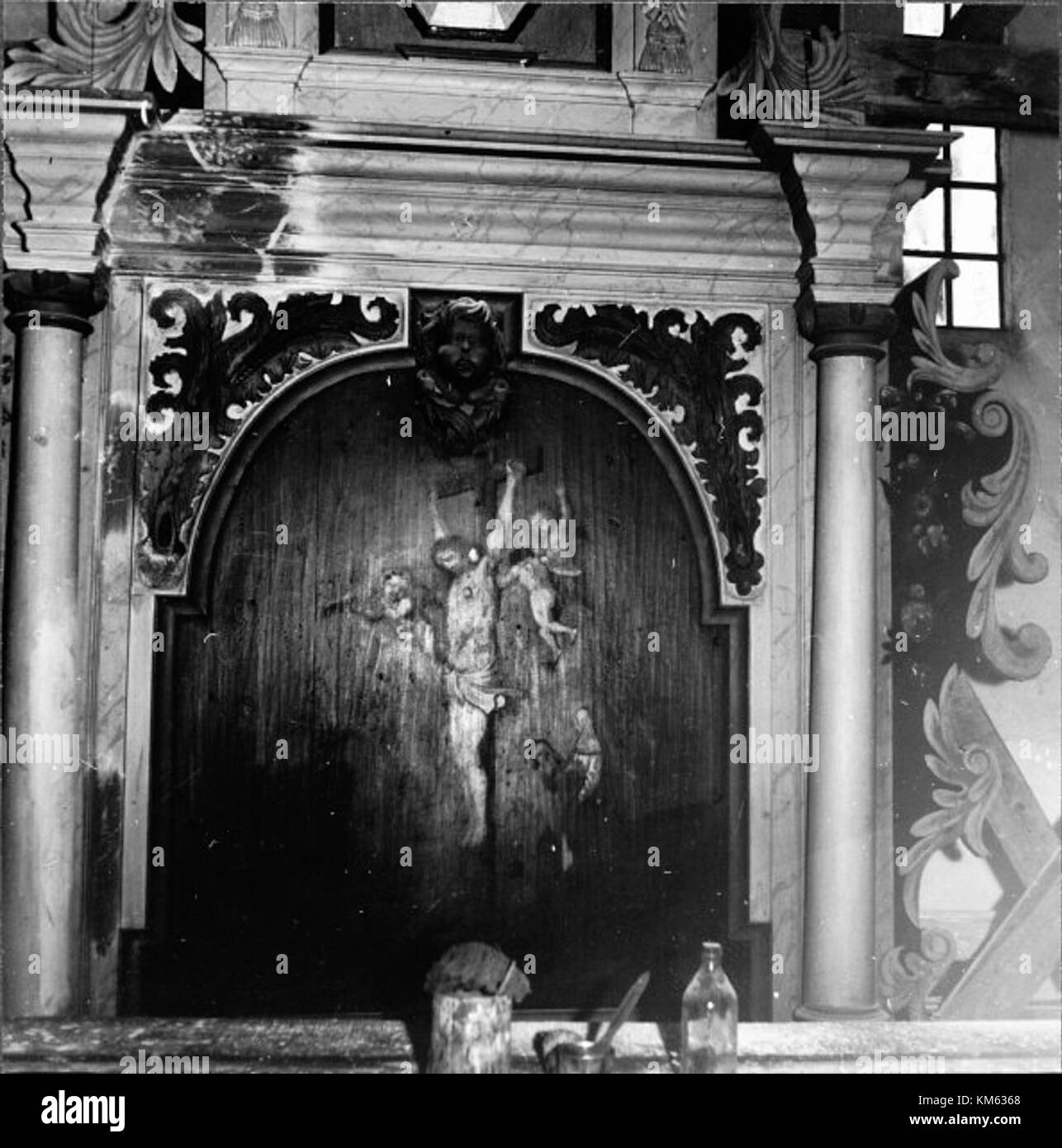 La chiesa di Hejnums si trova a Gotland, in Svezia, ed è un sito storico e architettonico significativo, che offre informazioni sul design medievale della chiesa scandinava. Foto Stock