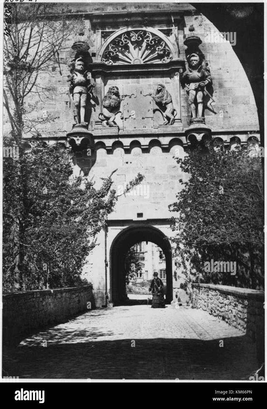 L'Heidelberg KMB 16001000123444 si riferisce a un oggetto, artefatto o sistema associato a Heidelberg, una città nota per la sua importanza educativa e storica in Germania. Questa voce può riguardare gli aspetti culturali, accademici o industriali della regione. Foto Stock