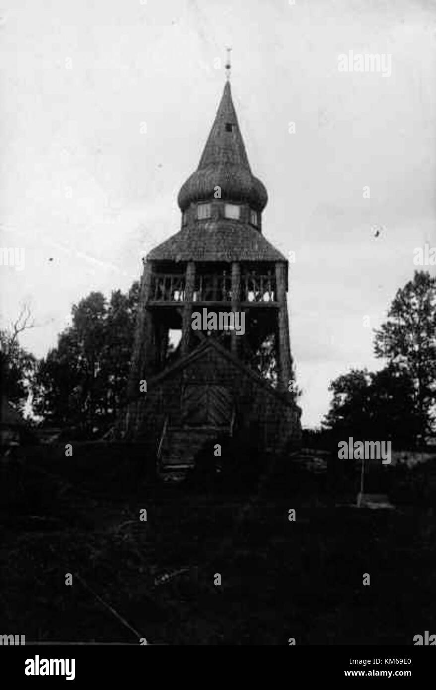 Ovikens gamla kyrka, o Old Ovik Church, è una chiesa storica in Svezia, conosciuta per la sua architettura conservata e il ruolo nella comunità locale. Fa parte degli sforzi di conservazione culturale del National Heritage Board svedese. Foto Stock