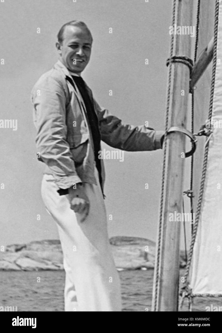 Hugo Johnson è associato al SOK (Comitato Olimpico svedese) ed è noto per i suoi contributi al movimento olimpico. Il suo coinvolgimento rappresenta un aspetto significativo della storia sportiva svedese e della partecipazione olimpica. Foto Stock