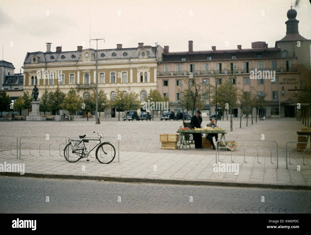 Motala è una località della contea di Östergötland, in Svezia, conosciuta per la sua ricca storia industriale, in particolare nella produzione di motori e barche marine. Il numero di riferimento 1600100023 del KMB (Cultural Heritage Board) riguarda un sito o un manufatto specifico a Motala, evidenziandone il significato storico. Foto Stock