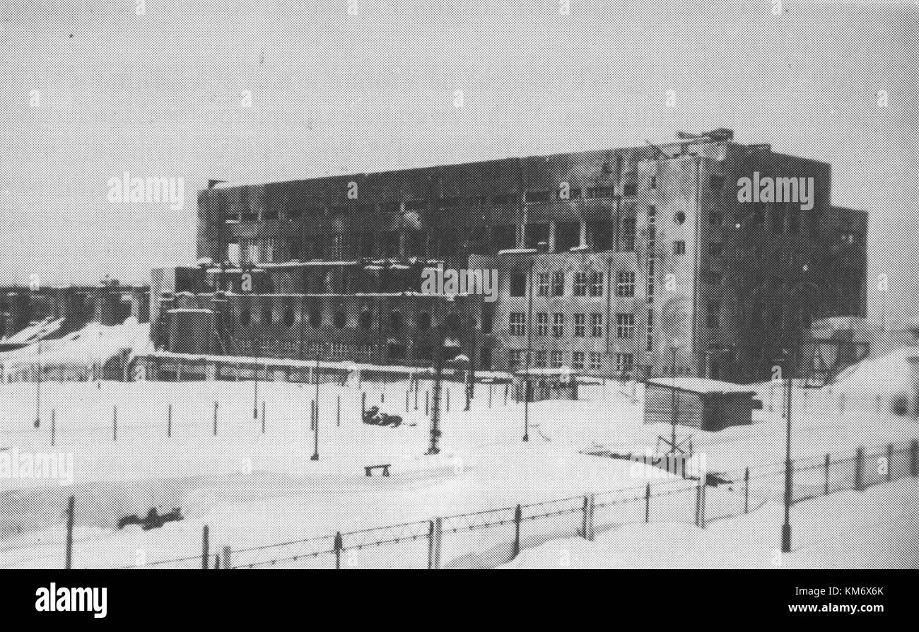 La Kraftverket i Svir è una centrale idroelettrica situata in Russia. Esso rappresenta una fonte energetica significativa per la regione, contribuendo alla rete elettrica locale e fornendo elettricità alle aree circostanti. Foto Stock