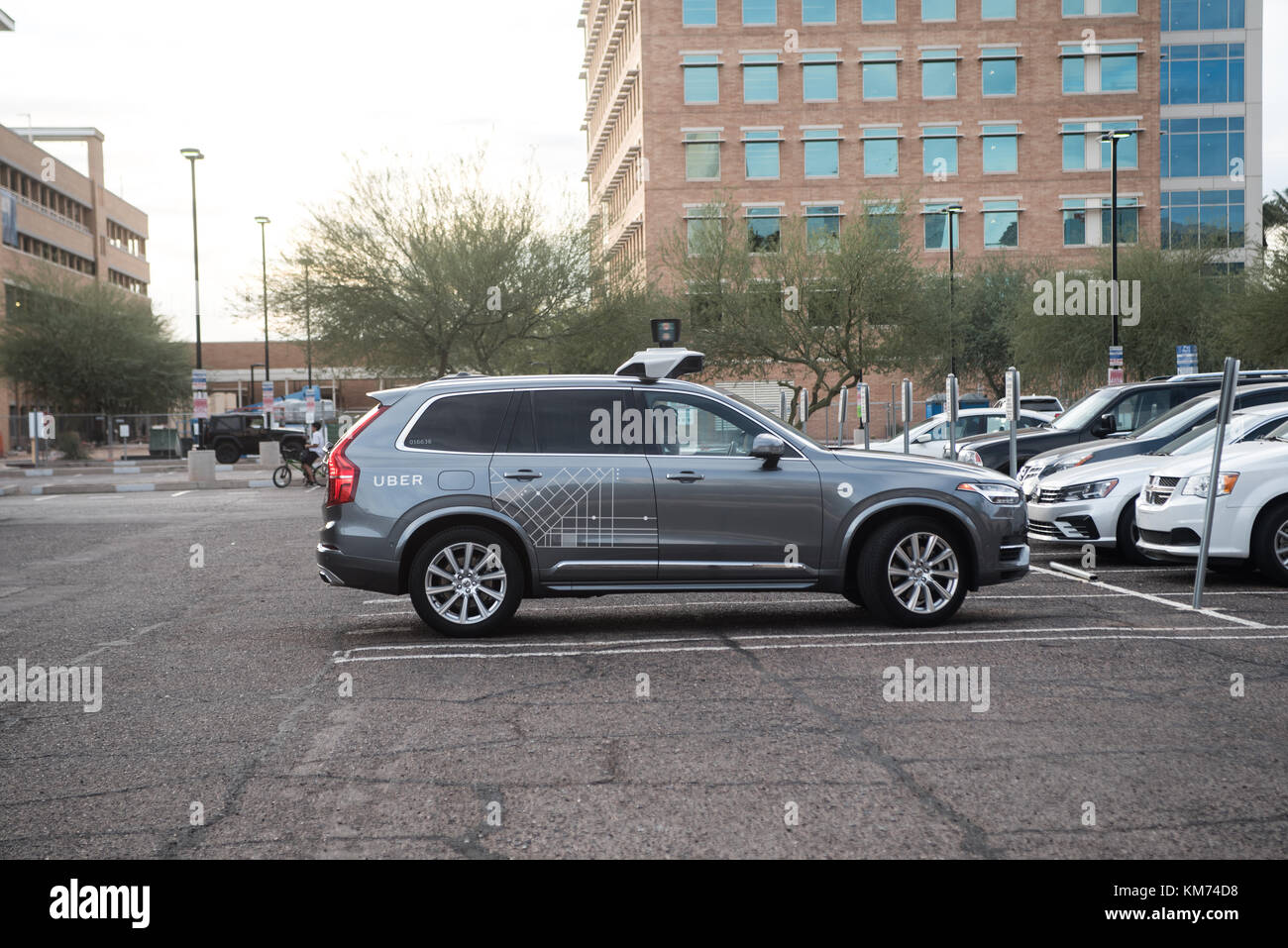 Uber Smart Auto guida auto in un parcheggio su 12/08/2017 In Tempe Arizona USA Foto Stock