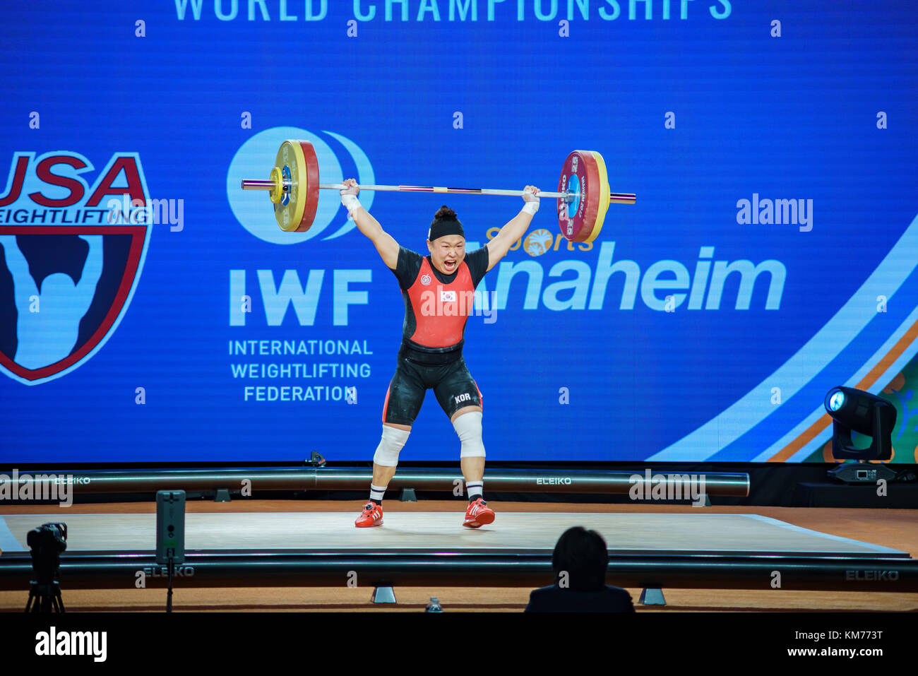 Anaheim, nov 30: 2017 kim suhyeon nel sollevamento pesi internazionale federazione campionati del mondo il Nov 30, 2017 a Anaheim Convention Center di Los ange Foto Stock