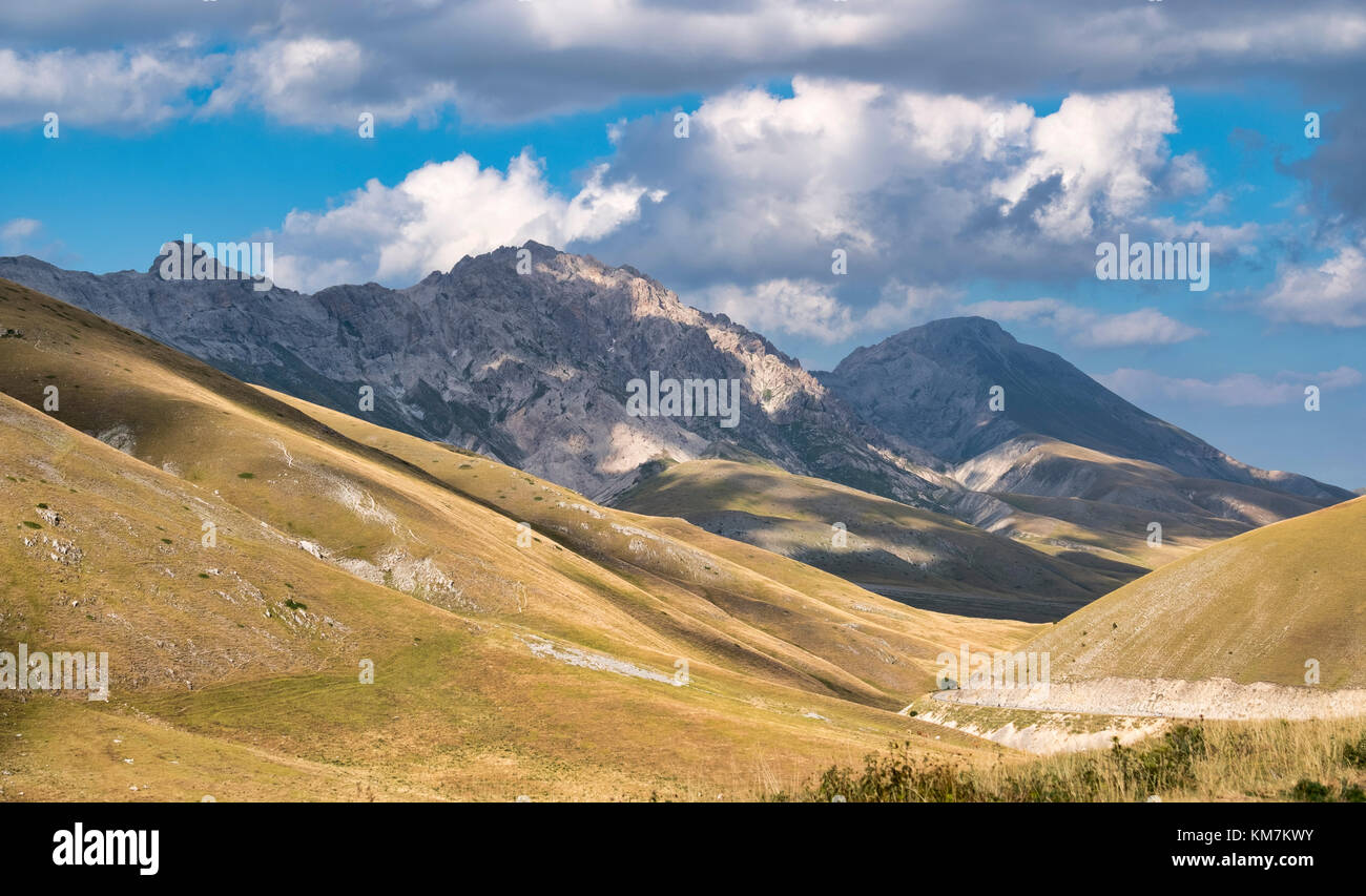 L'Italia, Abruzzo, del Gran Sasso e Monti della Laga National Park, camicia di montagna Foto Stock