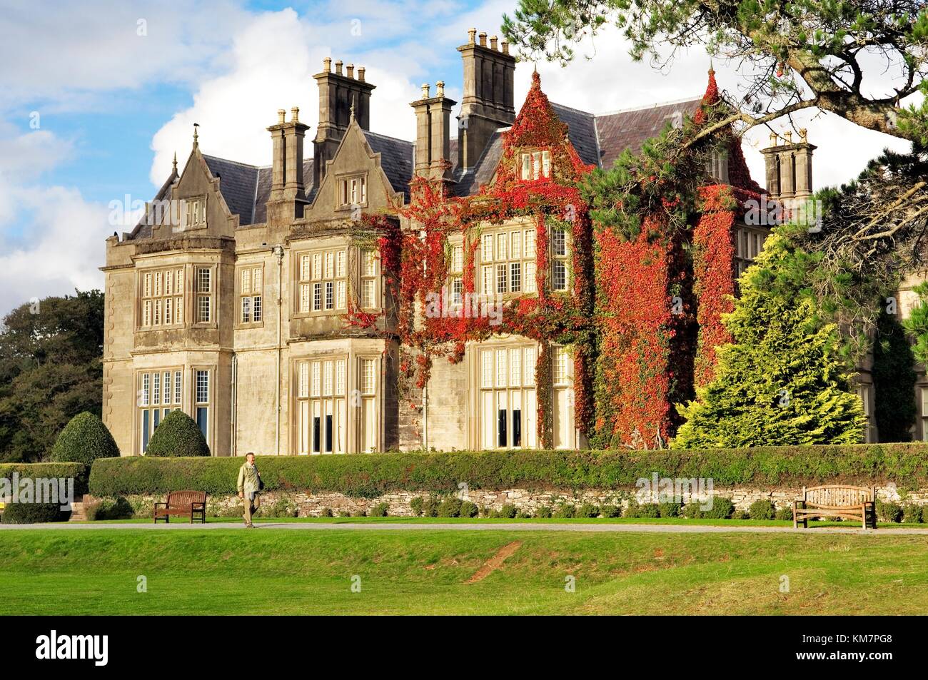 Muckross House sui laghi di Killarney, nella contea di Kerry, Irlanda Foto Stock