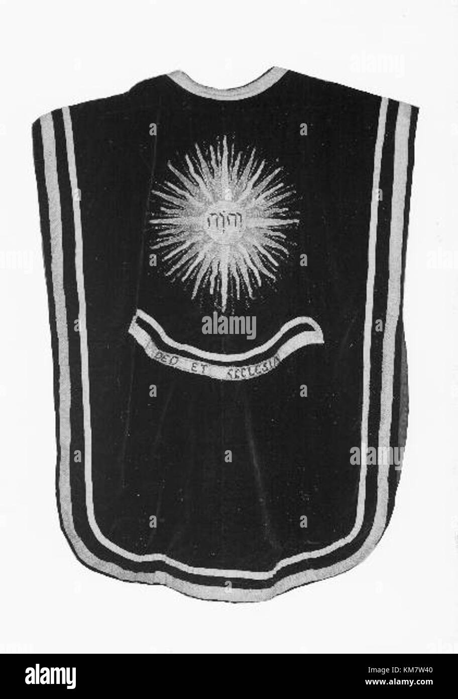 Kristinehamns Kyrka è una chiesa situata a Kristinehamn, Svezia, che mostra elementi architettonici tipici delle chiese scandinave. La chiesa funge da sito religioso e storico per la comunità locale. Foto Stock