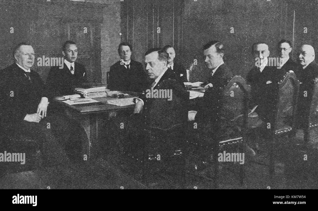 La convenzione di Oslo, firmata nel 1972, mira a prevenire l'inquinamento marino causato dallo scarico di navi e aeromobili. La convenzione stabilisce linee guida per proteggere la salute umana e la vita marina da sostanze pericolose. Foto Stock