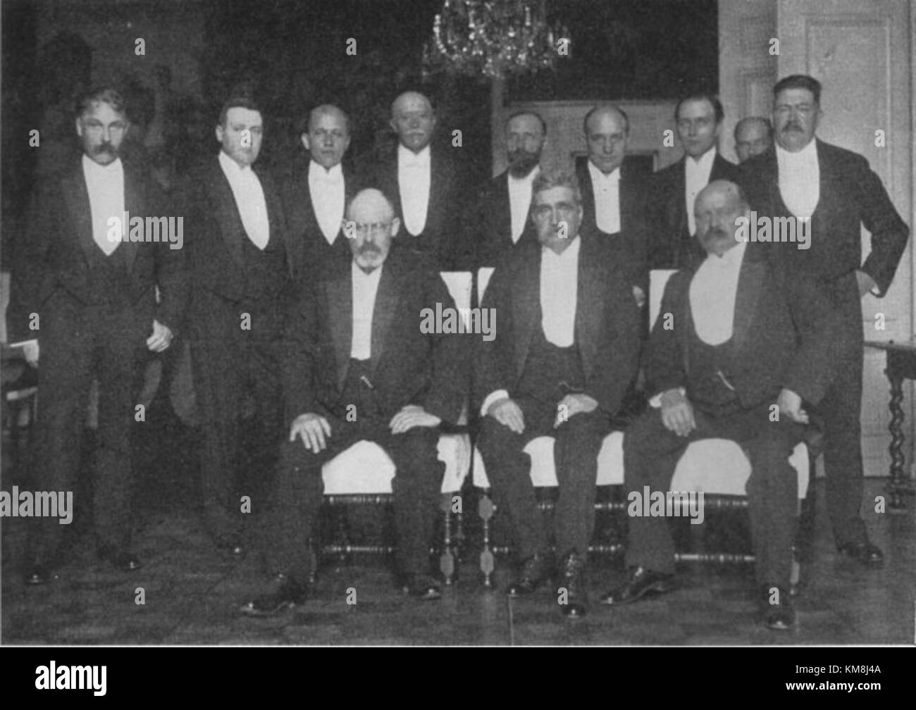 Regeringen Branting II era un'amministrazione governativa svedese guidata da Hjalmar Branting. Questo governo, che servì dal 1920 al 1925, fu notevole per la sua attenzione al benessere sociale e alle riforme progressiste in Svezia durante l'inizio del XX secolo. Foto Stock