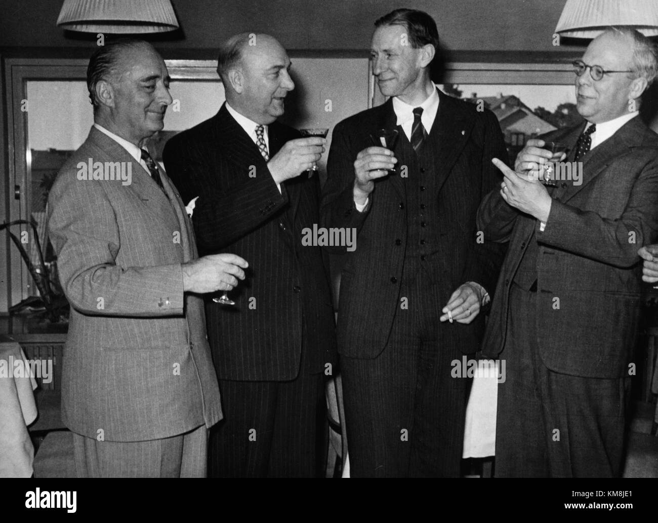 Il Saab 90A Scandia è un aereo di linea bimotore sviluppato dal produttore svedese Saab AB tra il 1948 e il 1954. Progettato per ospitare da 24 a 36 passeggeri, era dotato di motori radiali Pratt & Whitney R-2180-E1 Twin Wasp, ciascuno da 1.800 cavalli. Con un'apertura alare di 28 metri e una lunghezza di 21,3 metri, lo Scandia aveva un raggio di circa 1.480 chilometri. Otto unità sono state consegnate alla Scandinavian Airlines System (SAS) e successivamente vendute alla Aerovias do Brasil (VASP). Foto Stock