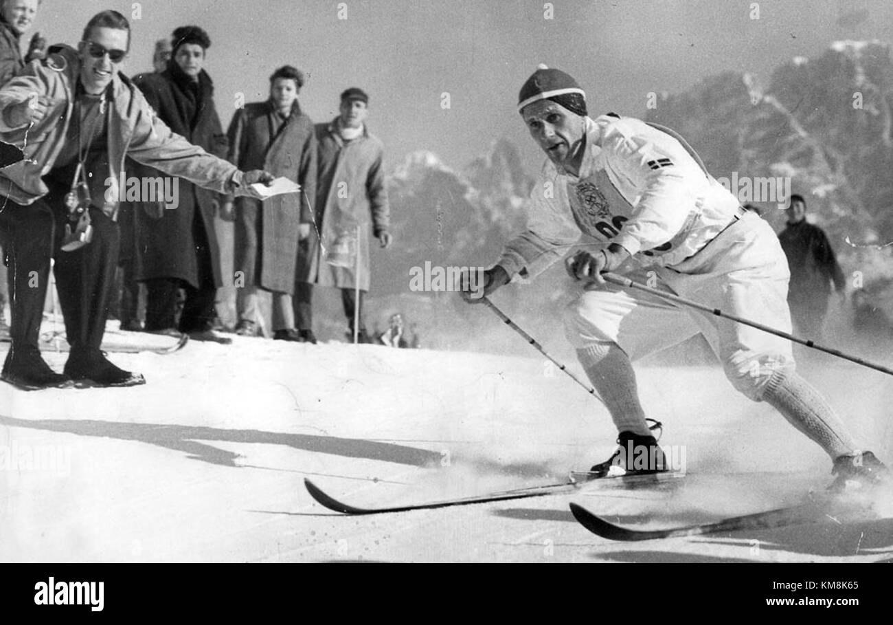 Jernberg Cortina si riferisce ad un evento specifico delle Olimpiadi invernali 1956, che coinvolge Jernbergâ atleta nelle gare di sci di Cortina d'Ampezzo. Foto Stock