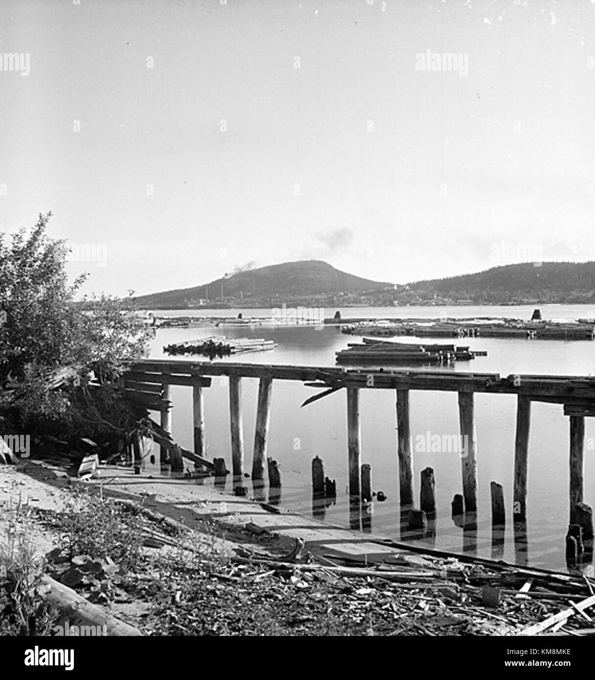 Klampenborg è una città in Danimarca, e questa immagine è dell'archivio KMB. Il significato storico e culturale di Klampenborg risiede nelle sue viste panoramiche e nella vicinanza ad attrazioni naturali come il parco Dyrehave e l'area costiera vicino alla città. Foto Stock