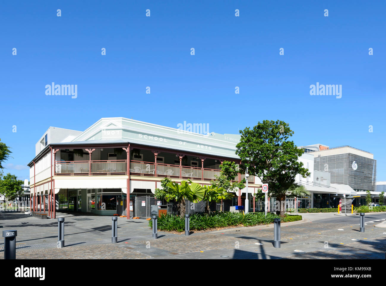 Il patrimonio-elencati Art Deco School of Arts edificio fu costruito nel 1907, Lake Street, Cairns, estremo Nord Queensland, FNQ, QLD, Australia Foto Stock