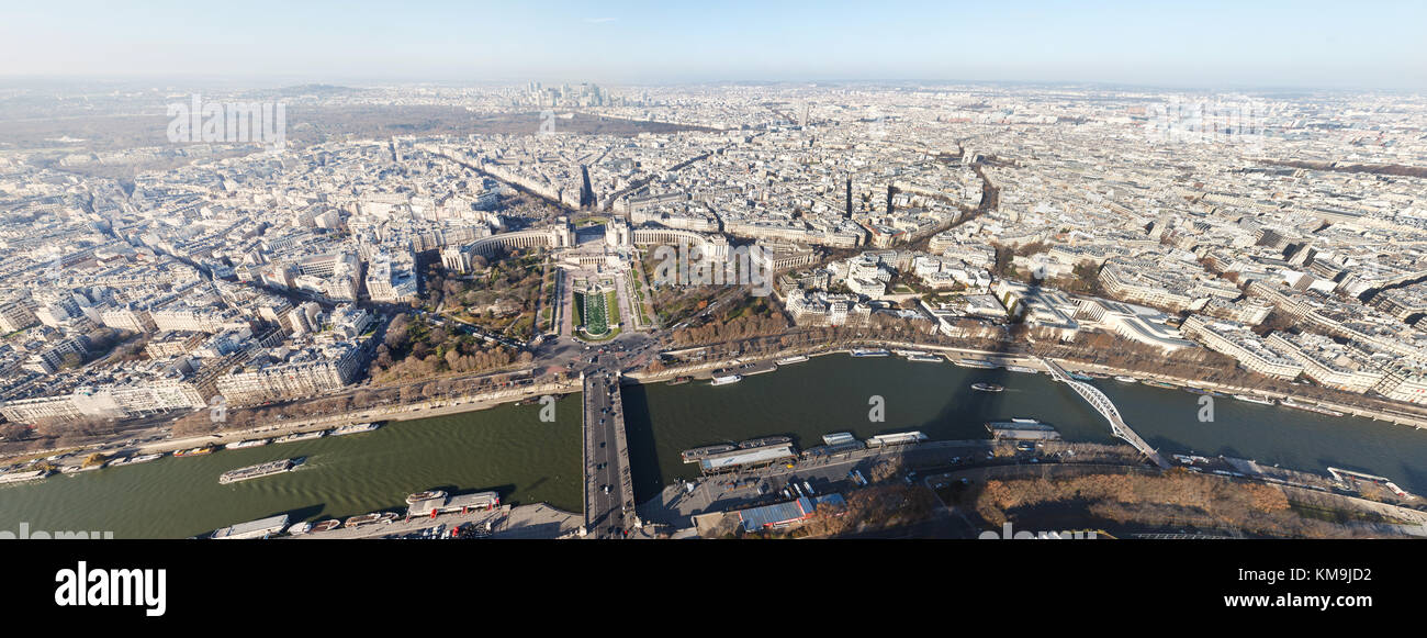 Parigi vista panorama dalla Torre Eiffel, il Musee de l'Homme, Palais de Chaillot, Jardins du Trocadero, Chaillot e la Senna Foto Stock