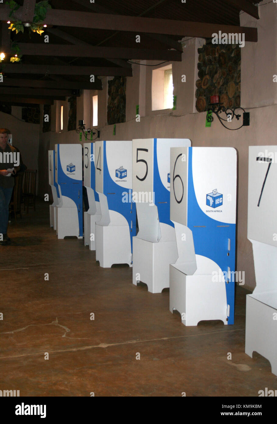 Cabine di voto alla stazione di voto a Pretoria, nazionale ed elezioni provinciali, Sud Africa Foto Stock