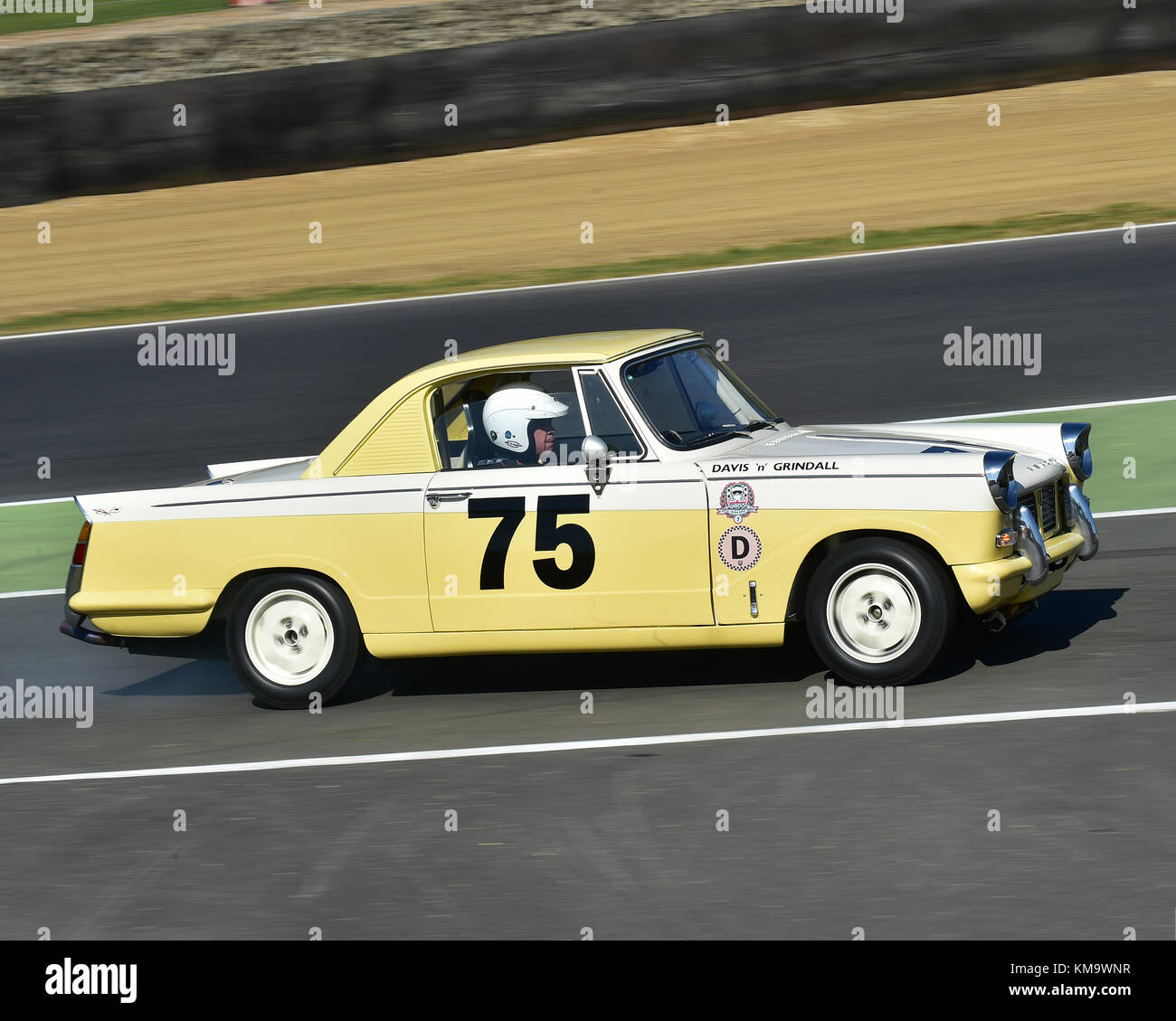 Julian grindall, darryl Davis, triumph herald coupe, hrdc touring grandi, TC63, brscc, Brands Hatch, il weekend di gara, aprile 2017, british racing e sp Foto Stock