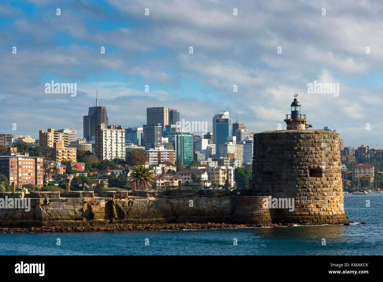 Fort Denison sull isola Pinchgut con North Sydney verso la parte posteriore del Nuovo Galles del Sud, Australia. Foto Stock