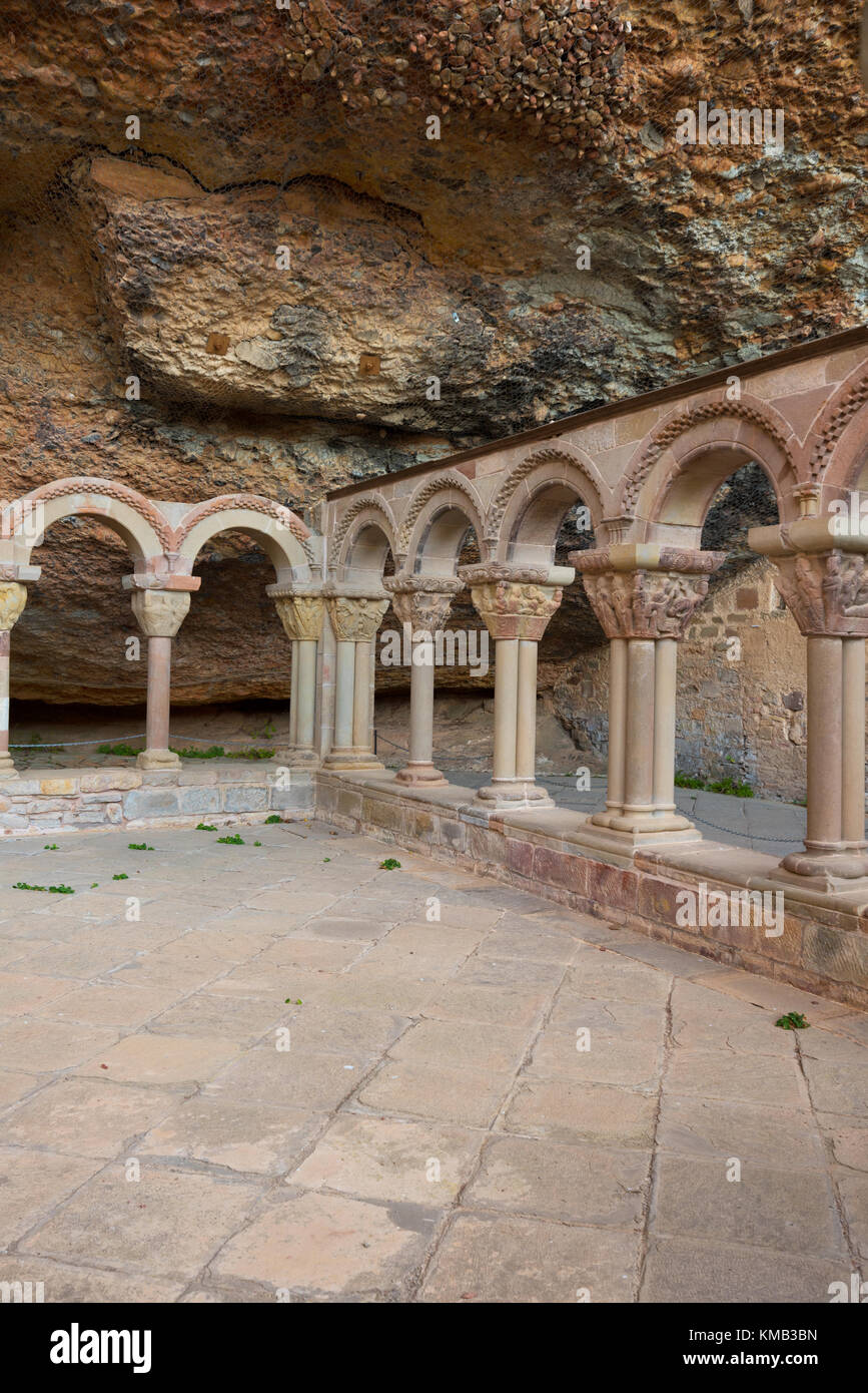 Chiostro di San Juan de la peña monastero a Huesca, Aragona, Spagna. Foto Stock