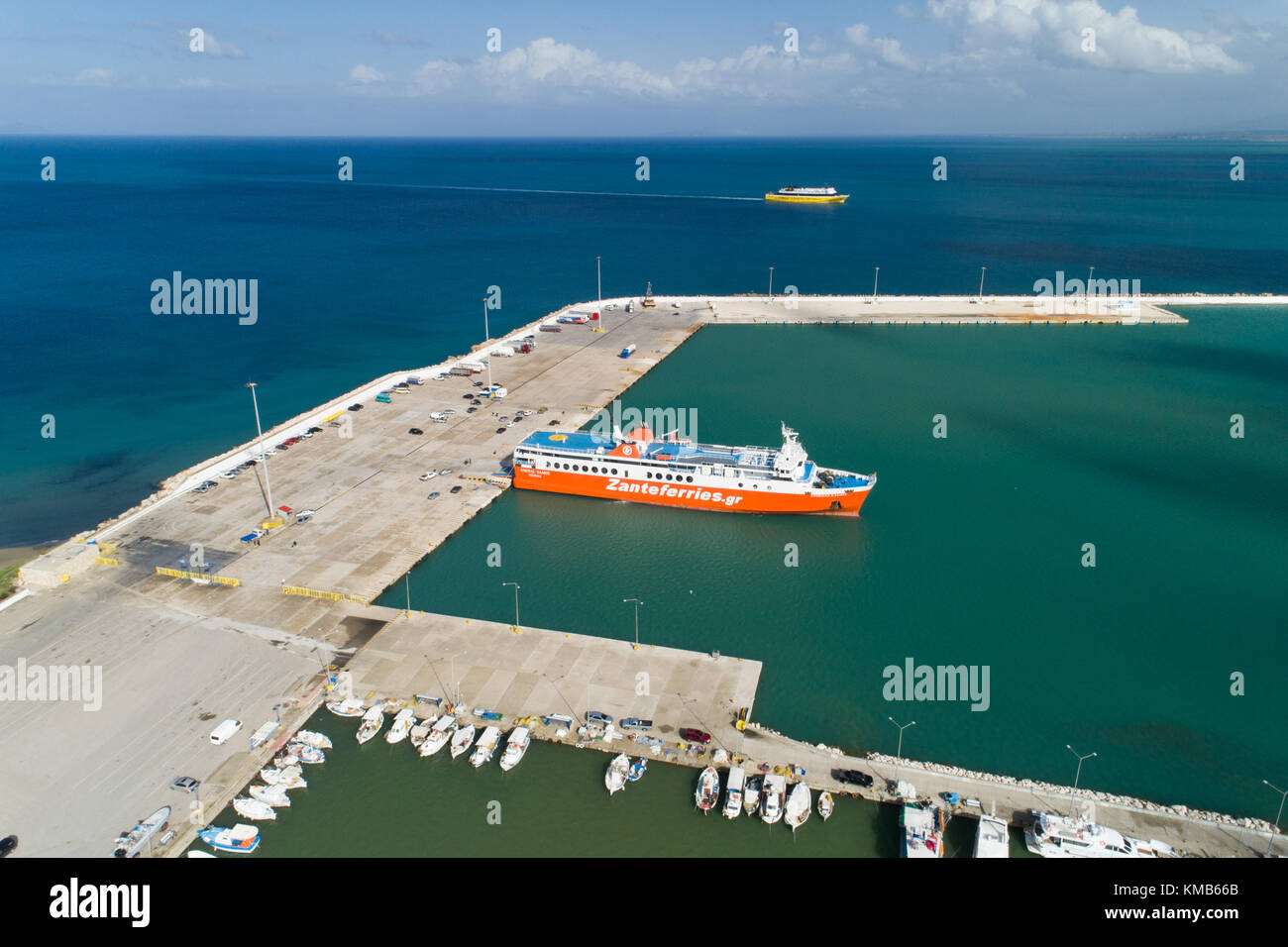 Kyllini, Grecia - 16 Novembre 2017: vista aerea arrivo del traghetto per il Kyllini Foto Stock