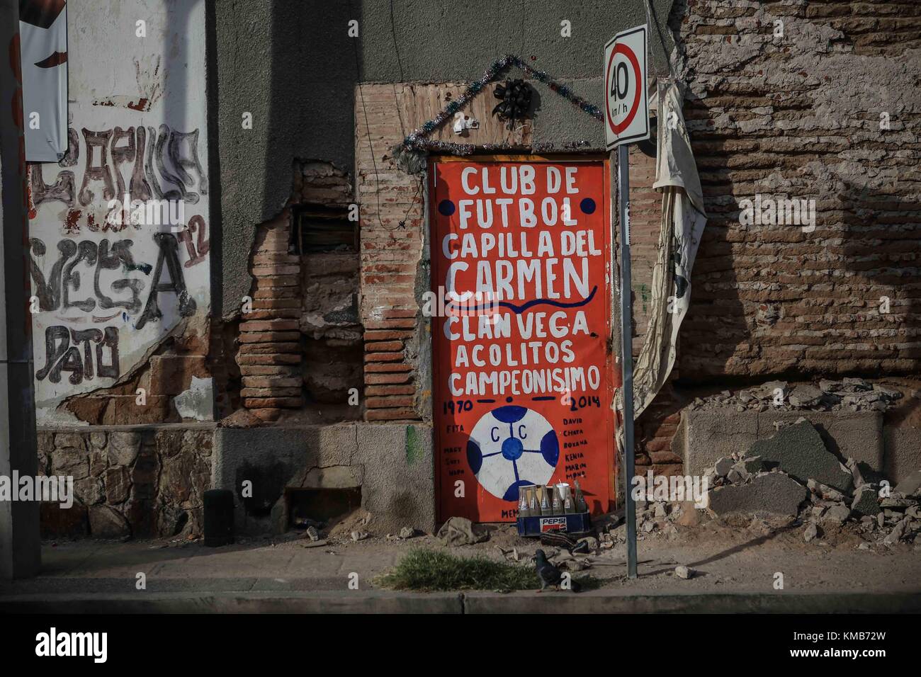 Centro de Hermosillo conserva alcuni edifici del periodo coloniale e il tempo della rivoluzione messicana e gli enti locali e regionali di storia di Sonora. Arquitectra si sta deteriorando e dimenticato in alcune case o fabbricati. Questo luogo è parte della vita di tutti i giorni nella capitale di Sonora. Questi quartieri sono stati stabiliti intorno alla leggendaria collina di La Campana del 1780, in quel momento la città fu chiamata Villas del Pitic. Il avenisa Serdan e Hidalgo street sono il cuore del centro nonché del cantone di El Gran Taco ora Barra Hidalgo e Club Obregon foto: LuisGutierrez / NorthPhoto.com Foto Stock