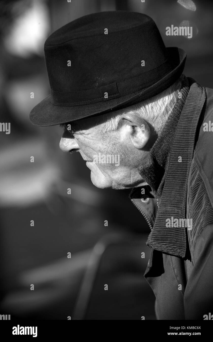 Titolare di stallo, Cazals mercato, Francia Foto Stock