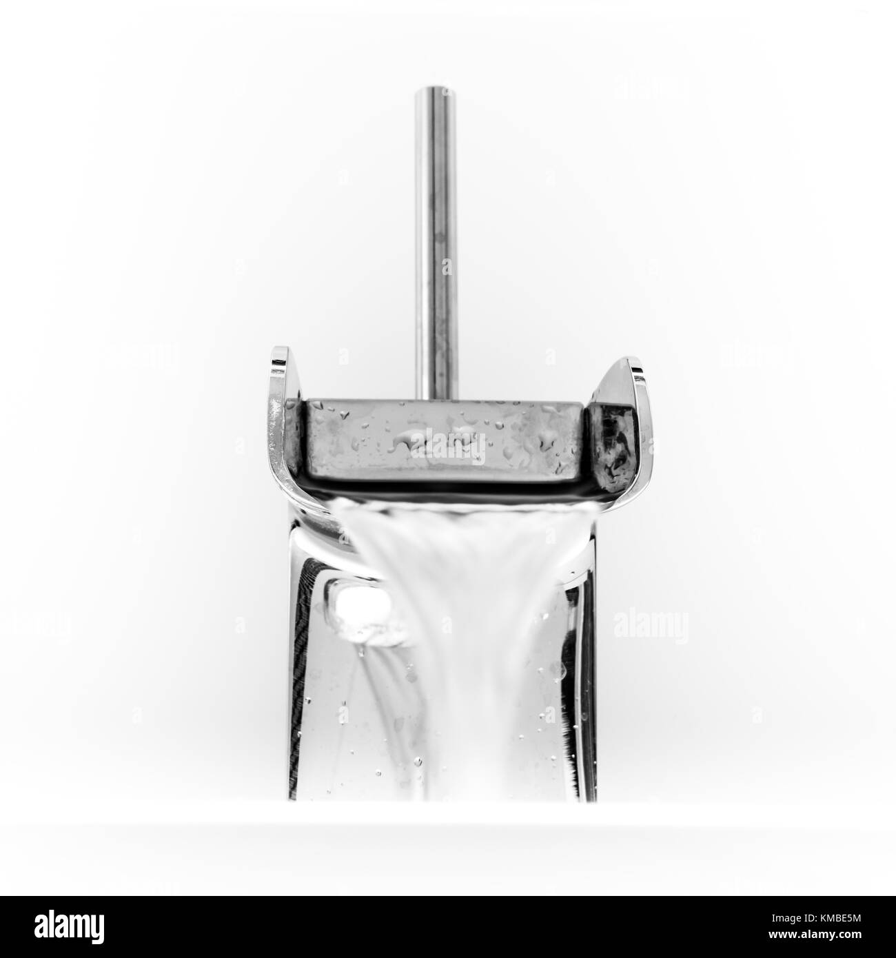 Elegante bagno rubinetto di acqua Foto Stock