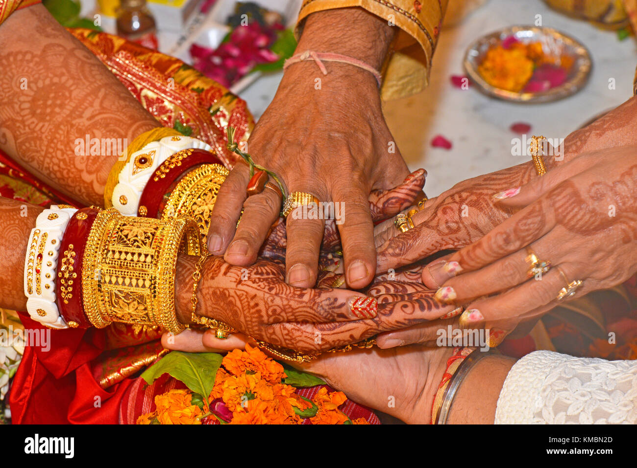 Rituale Kanyadaan in un nuovo matrimonio di Delhi in India Foto Stock