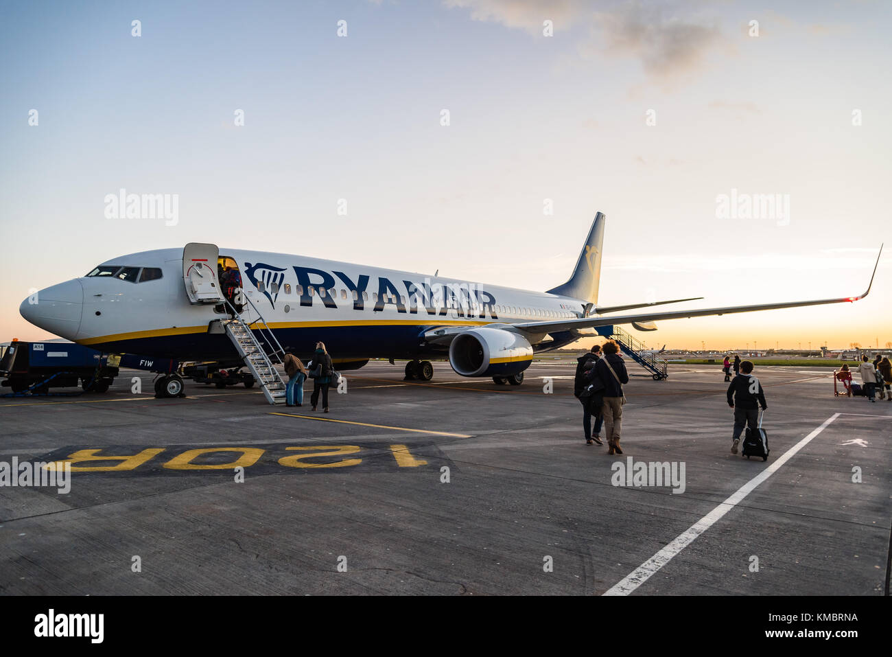 Ryanair Boeing 737-800 in aereo Aeroporto di Dublino Foto Stock