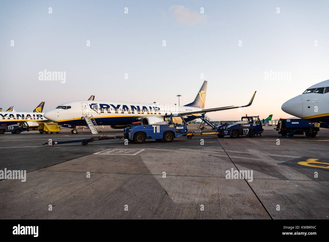 Ryanair Boeing 737-800 in aereo Aeroporto di Dublino Foto Stock